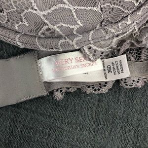 Victoria's Secret Intimates & Sleepwear - Victoria’s Secret 36D Lace Push-up Bra Victoria's Secret Intimates & Sleepwear - Victoria’s Secret 36D Lace Push-up Bra
